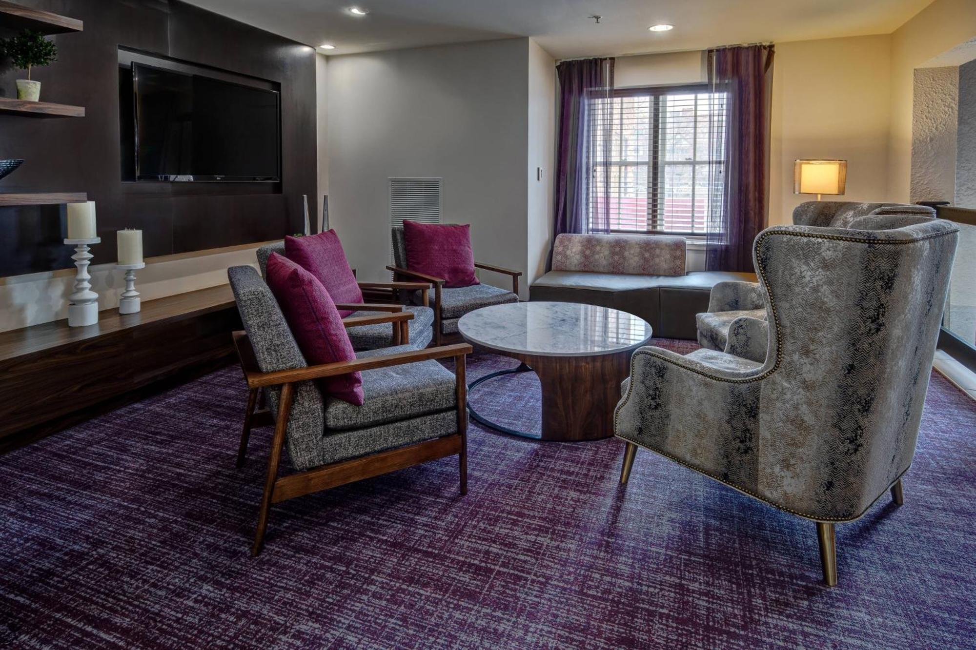 Courtyard Kansas Country Club Plaza Hotel 3*
