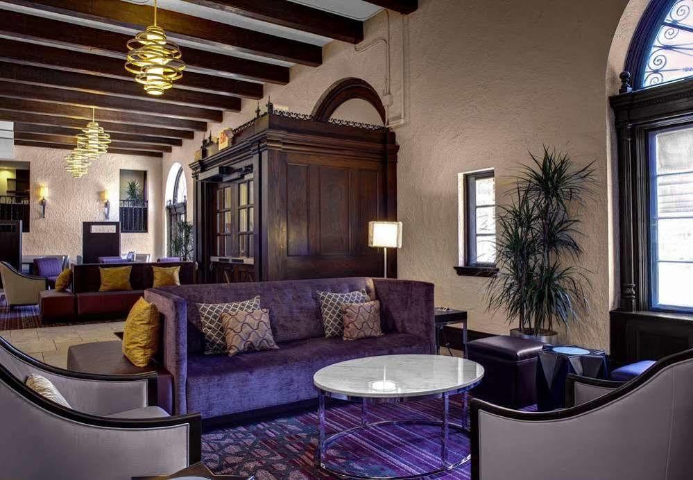 Hotel Courtyard Kansas Country Club Plaza 3*
